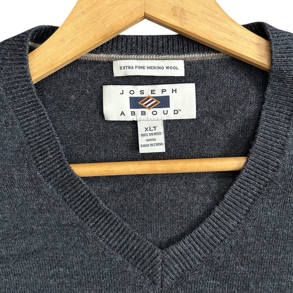 Joseph Abboud Mens Navy Blue 100% Extra Fine Merino Wool V-Neck Sweater‎ XLT - Picture 6 of 7